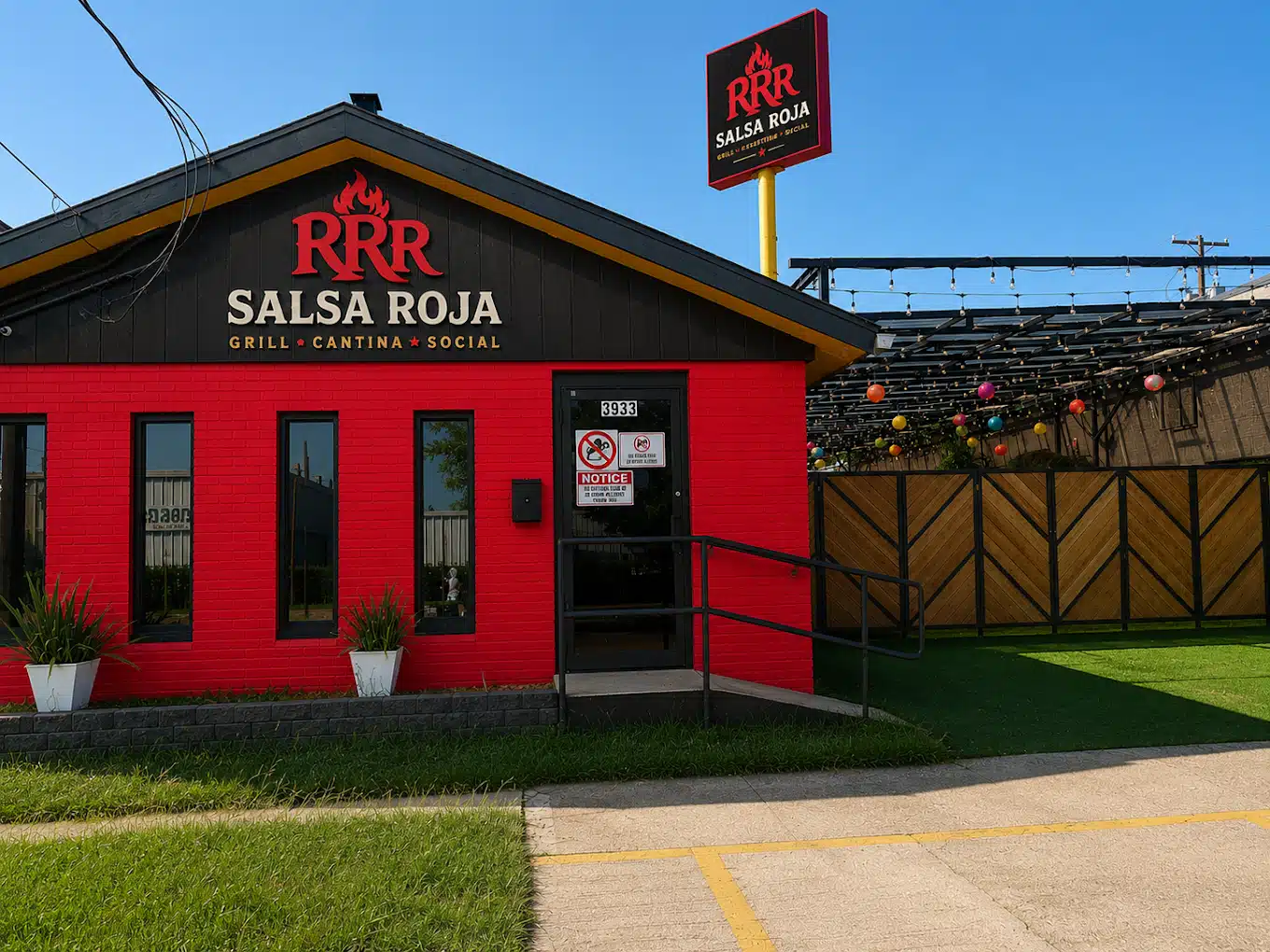 Salsa Roja-Tower 22 District